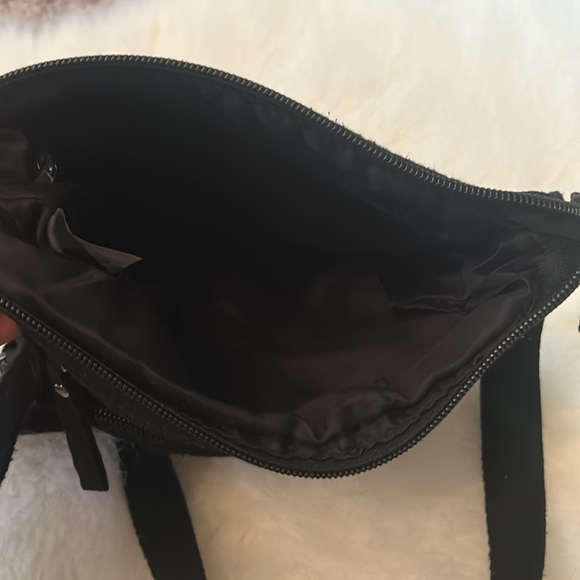 Black purse - Picture 8 of 17